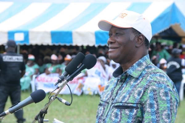 Remise de ciment aux chefs traditionnels de Boré : ADO offre 13 tonnes de ciment